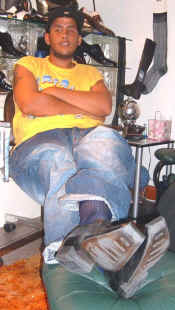 129A_Marc_BlkS1998_TNTNAV-A_chill.JPG (213530 bytes)