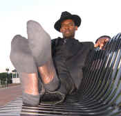 1790B_JM_XL0639-1_TNRBLK-O_bot_bench_clup.jpg (678664 bytes)