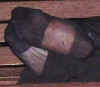 738B_GH_XL0607_TNRBLK-O_sit_bench_shoes_off.jpg (34867 bytes)