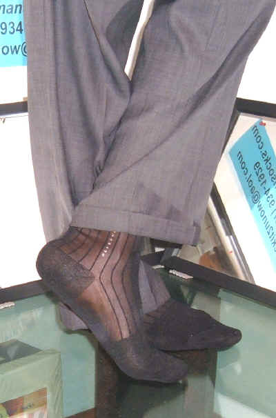 3576A_TNRBLK-O-SILV-STUD-2.jpg (318766 bytes)